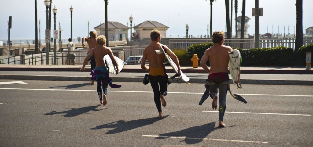 Junggesellen- und Junggesellinnenabschied mit Surfen auf den Kanarischen Inseln