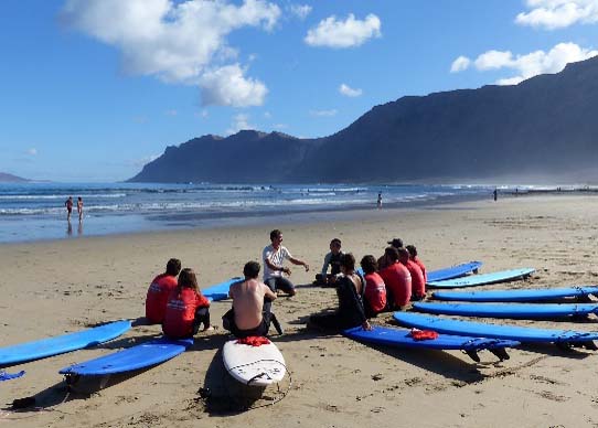 escuela surf playa famara