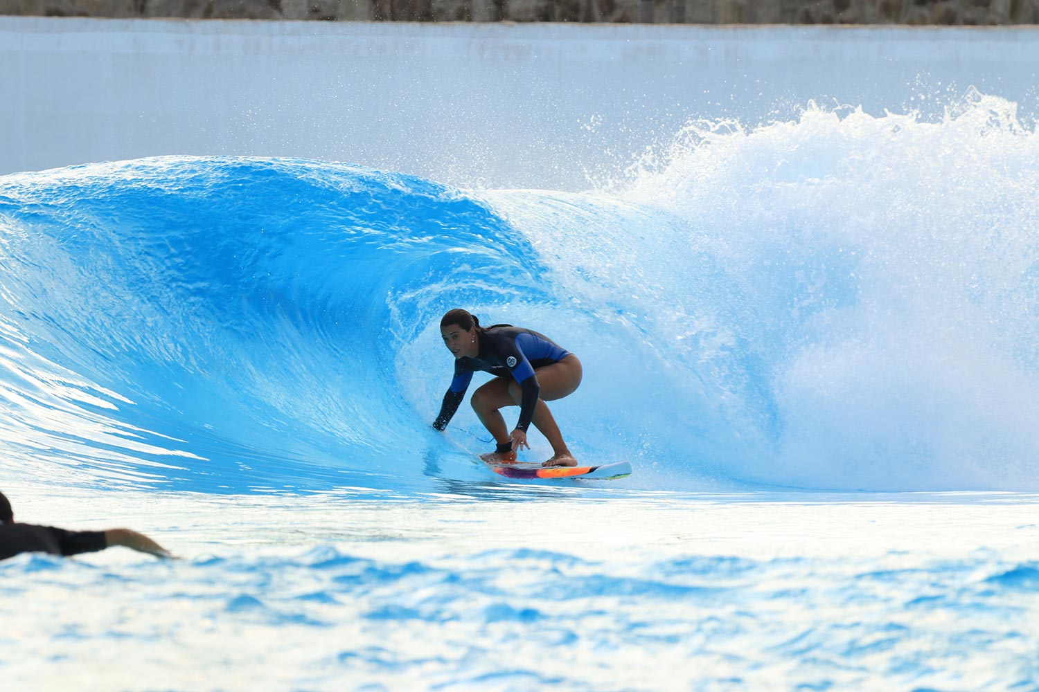 Aprende y Perfecciona las Principales Maniobras del Surf